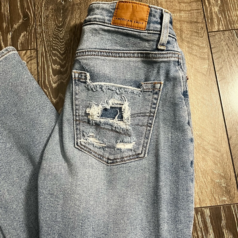 AEO Ripped Stretch Mom Jean - Picture 6 of 9